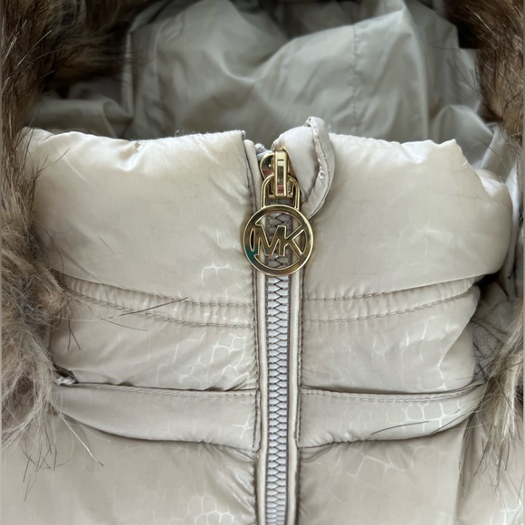 Michael Kors Women’s Fuax-Fur-TrimHooded Puffer Vest XXS - Picture 5 of 5